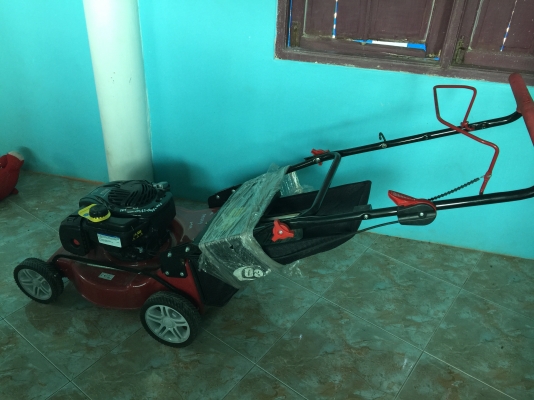 ขายเครื่องตัหญ้าพร้อมใช้