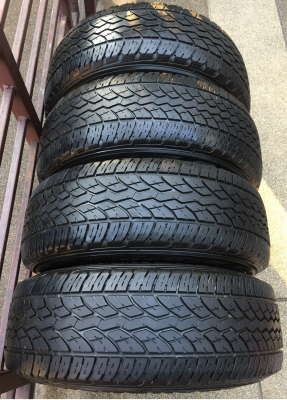 ยาง Yokohama 255 70 15 กลางปี13 ดอกเต็ม ไม่มีปะ ราคาไม่แพง