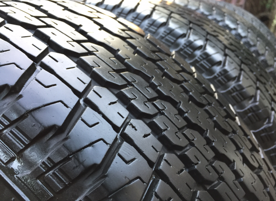 ยาง Bridgestone 255 65 17 ปลายปี14 ดอกเต็ม ใช้ยาว ราคาไม่แพง