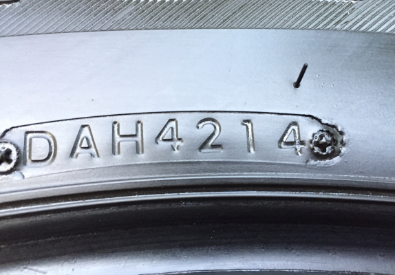 ยาง Bridgestone 255 65 17 ปลายปี14 ดอกเต็ม ใช้ยาว ราคาไม่แพง