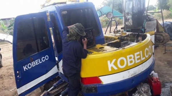 ขาย 485,000 KOBELCO SK60-3 MARKIII  เครื่องดี ปั้มแรง ช่วงล่างดี เอวแน่น ไฟฟ้าตัด เอกสารซื้อขาย  รถอยู่ จ.บุรีรัมย์ โทร&amp;ไอดีไลน์  090-772-3710 090-772-3708