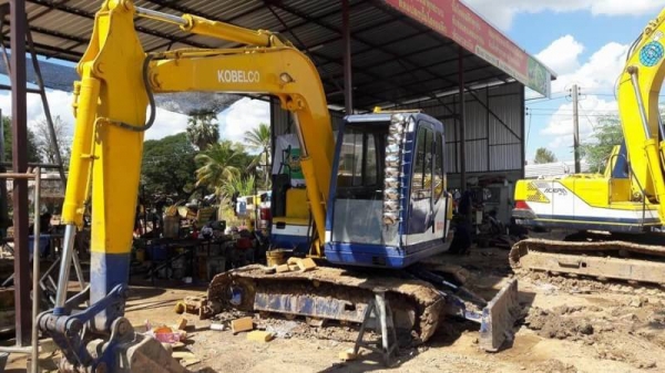ขาย 485,000 KOBELCO SK60-3 MARKIII  เครื่องดี ปั้มแรง ช่วงล่างดี เอวแน่น ไฟฟ้าตัด เอกสารซื้อขาย  รถอยู่ จ.บุรีรัมย์ โทร&amp;ไอดีไลน์  090-772-3710 090-772-3708