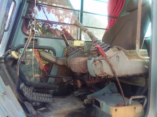 ขายด่วน HITASHI EX200-3 SUPER สภาพพร้อมใช้งาน เครื่องปั้มดี ระบบเมกะปั้ม โซ่ช่วงล่างสวย เฟรมดี เอวแน่น แอร์เย็นภายในเรียบร้อย เอกสารสัญญาซื้อขาย