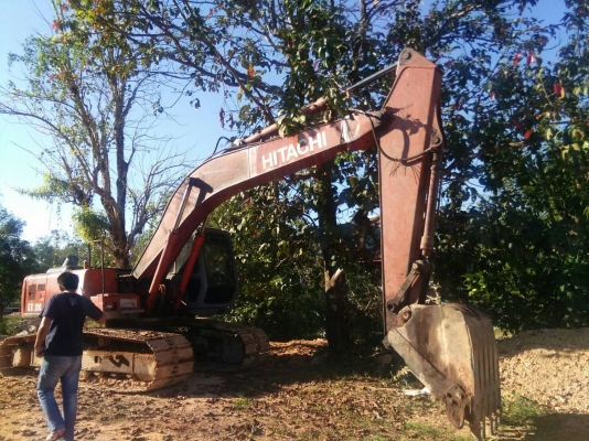 ขายด่วน HITASHI EX200-3 SUPER สภาพพร้อมใช้งาน เครื่องปั้มดี ระบบเมกะปั้ม โซ่ช่วงล่างสวย เฟรมดี เอวแน่น แอร์เย็นภายในเรียบร้อย เอกสารสัญญาซื้อขาย