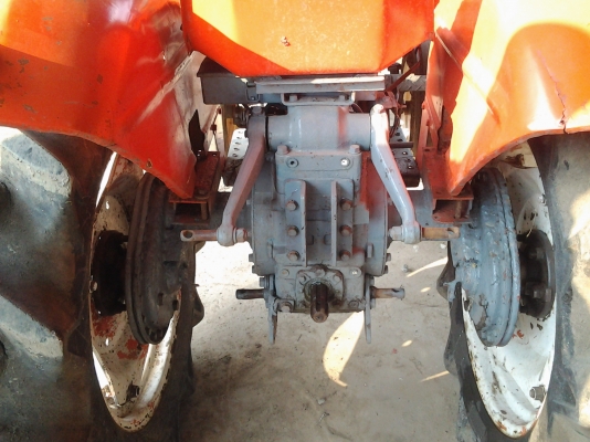 รถไถคูโบต้าL2201Gสภาพดีเครื่องเกียใฮโนลิกผ่านพร้อมใช้คับ