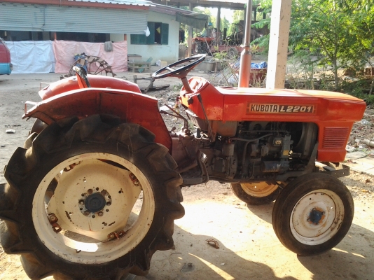 รถไถคูโบต้าL2201Gสภาพดีเครื่องเกียใฮโนลิกผ่านพร้อมใช้คับ