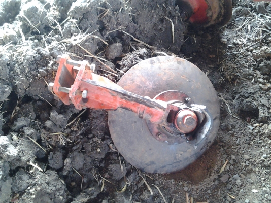 ผานบุกเบิกตราช้างDP224สภาพดีลูกปืนแน่นโครงสวยพร้อมใช้คับสนใจ0943391142คับ