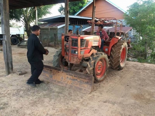 ขาย 245,000 KUBOTA M  5000.เครื่อง ปั๊มดี อุปกรใบมีด หาง6 พร้อมใช้งาน เอกสารเล่มทะเบียน รถอยู่ อุบลฯ 090-772-3710 090-772-3708