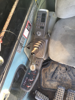 ขาย 435,000 HITACHI  EX 200-3 เครื่องดี ปั้มแรง ไฟฟ้าครบ รถพร้อมใช้ เอกสารหนังสือสัญญาซื้อขาย  (รถอยู่ ชลบุรี) 090-772-3710 090-772-3708