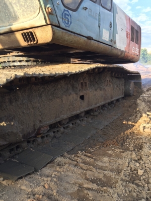 ขาย 435,000 HITACHI  EX 200-3 เครื่องดี ปั้มแรง ไฟฟ้าครบ รถพร้อมใช้ เอกสารหนังสือสัญญาซื้อขาย  (รถอยู่ ชลบุรี) 090-772-3710 090-772-3708