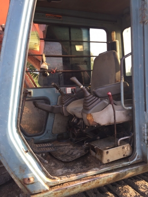 ขาย 435,000 HITACHI  EX 200-3 เครื่องดี ปั้มแรง ไฟฟ้าครบ รถพร้อมใช้ เอกสารหนังสือสัญญาซื้อขาย  (รถอยู่ ชลบุรี) 090-772-3710 090-772-3708