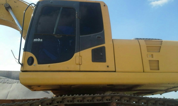 ขายรถแบคโฮ KOMATSU PC200-8 ราคา 1350000 ขายรถแบคโฮ KOMATSU PC200-8 ราคา 1350000