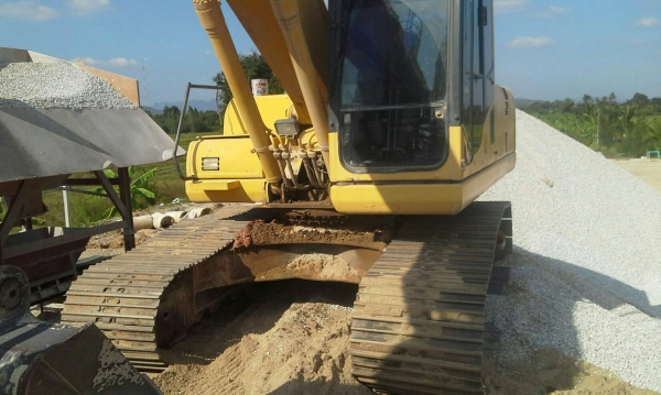 ขายรถแบคโฮ KOMATSU PC200-8 ราคา 1350000 ขายรถแบคโฮ KOMATSU PC200-8 ราคา 1350000