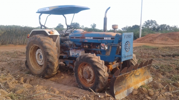 ขาย 420000 FORD6610 เกียร์ท็อกใช้งานง่าย เครื่องดี ปั๊มไฮโดรลิคดี สองเพลาพร้อมใชงาน เอกสารเล่มทะเบียน