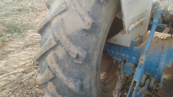 ขาย 420000 FORD6610 เกียร์ท็อกใช้งานง่าย เครื่องดี ปั๊มไฮโดรลิคดี สองเพลาพร้อมใชงาน เอกสารเล่มทะเบียน