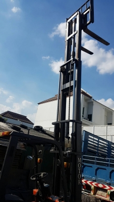 ขายโฟร์คลิฟ 3 ตัน เสาสูง 6 เมตร เครื่องยนต์ดีเซล ขายโฟร์คลิฟ 3 ตัน เสาสูง 6 เมตร เครื่องยนต์ดีเซล