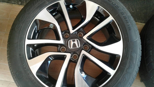 ขายล้อแม็กซ์ Civic 16 พร้อมยาง Goodyear 205/55/16 ปี 14 ดอกหนา