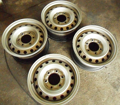 ล้อกะทะ กระบะขอบ15- 6รู139กว้าง6.5 สภาพสวย วงละ500  (แท้ติดรถมา ไม่ใช่งานปั๊มใหม่)