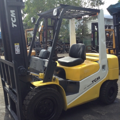 +++ ขายโฟล์คลิฟท์  T.C.M. FD30  ขนาด  3  ตัน  เครื่องยนต์ดีเซล  เสา  4  เมตร  เกียร์ออโตเมติค   งา 1,220  มม.  ยางตันใหม่ครับ