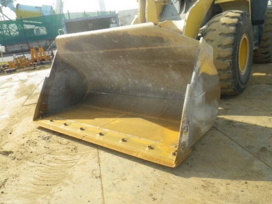 KOMATSU WA320-6 นำเข้าจากญี่ปุ่นแท้ รถสวย ถึงไทยต้นเดือน ม.ค.นี้ โทร.090-986-2521 อ๊อบ