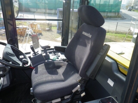 KOMATSU WA320-6 นำเข้าจากญี่ปุ่นแท้ รถสวย ถึงไทยต้นเดือน ม.ค.นี้ โทร.090-986-2521 อ๊อบ