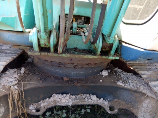 ขายด่วน KOBELCO SK200-5ธรรมดา ไฟฟ้าครบ โซ่ช่วงล่างเต็ม เครื่องปั้มดีเยี่ยม บูมอามมีปะตามสภาพ รถทำงานปกติ เอกสารใบอินวอยซ์