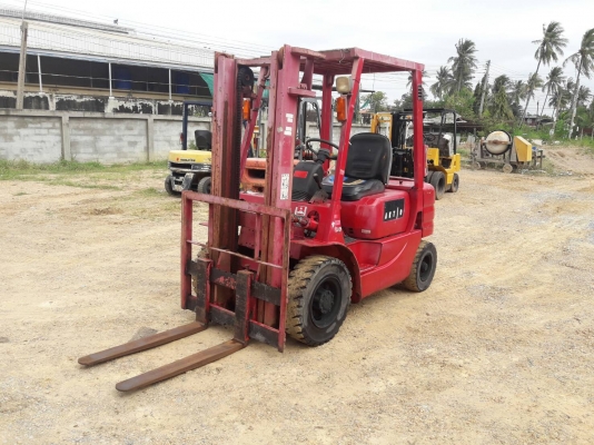 ขายรถยก MITSUBISHI  FD20 เครื่องดีเซล S45 เกียร์ธรรมดา ยางตันหน้าหลัง เสาสูง 3 เมตร ยกได้ 2 ตัน ติดต่อ 089-7949488