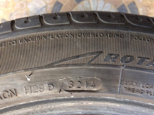 ขายยาง deestone  215-50-17 ปี14