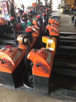 ด่วนๆ ครับรถพึ่งออกมาสำหรับรถยกลากพาเลทไฟฟ้า ขนาด 1.5 ตันใช้ได้กับแบตรถยนต์ สภาพพร้อมใช้ทุกคัน