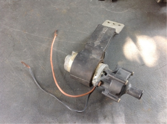 ปั้มน้ำ 12 V ของ Benz/Bmw