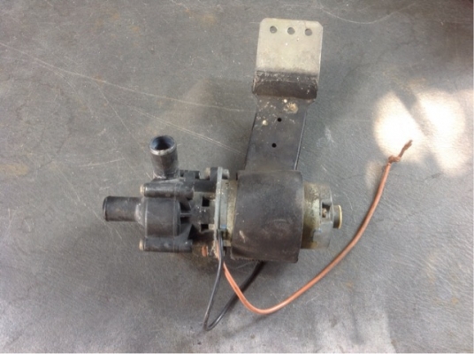 ปั้มน้ำ 12 V ของ Benz/Bmw