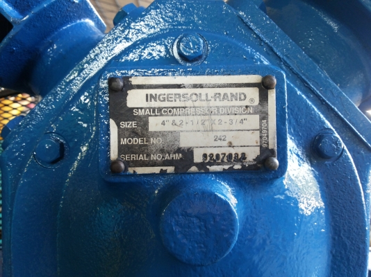 ปั้มลม INGERSOLLRAND  มือ2 สภาพดี  ทำงานเงียบมากๆนิ่มเหมือมปั้มตู้