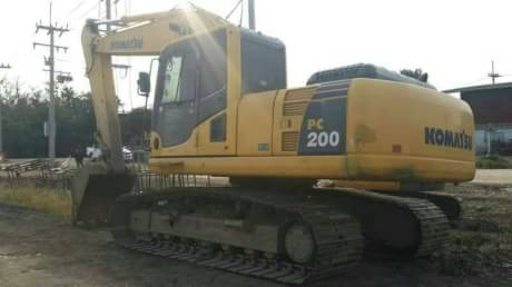 KOMATSU PC200-8 KOMATSU PC200-8