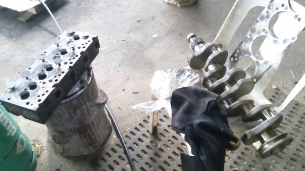 รับซ่อม รถแมคโค ทั้งช่วงล่าง และระบบไฮดรอลิกด์  เครื่องปั๊ม เรามีอะหลั่ยเก่าใหม่ด้วยครับราคากันเอง สนใจโทรมาคุยกันครับ