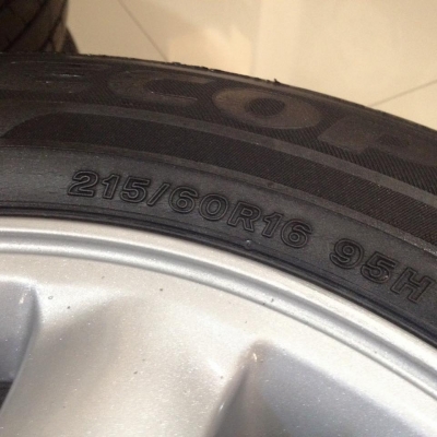 5รู114 ยาง215 60 16 ปี 12 บริดสโตน 3เส้น Hankook1เส้น ตจวส่งได้ 5รู114 ยาง215 60 16 ปี 12 บริดสโตน 3เส้น Hankook1เส้น ตจวส่งได้
