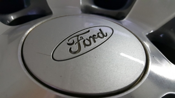 ล้อ 20 นิ้วพร้อมยาง Ford Everset 3.2 ล้อ 20 นิ้วพร้อมยาง Ford Everset 3.2