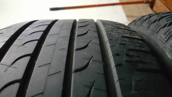 ล้อ 20 นิ้วพร้อมยาง Ford Everset 3.2 ล้อ 20 นิ้วพร้อมยาง Ford Everset 3.2