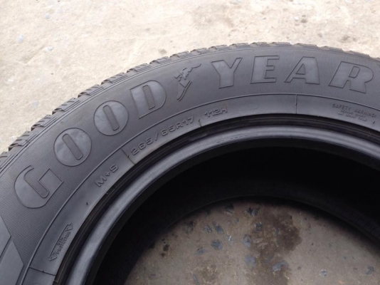ยาง GOOD YEAR 265-65-17 ปี 16 ครบชุด 4 เส้น 6000  สภาพสวยๆไม่บวมไม่กินข้าง ดอกยางเหลือเยอะเอาไปวิ่งกันใด้อีกยาวค่ะ