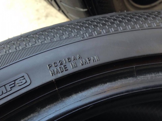 ยาง DUNLOP 245-45-17 made in japan ปี 15 ครบชุด 4 เส้น 5500 สภาพสวยๆไม่มีปะไม่บวมไม่กินข้าง ดอกยางเหลือเยอะเอาไปวิ่งกันใด้อีกยาวค่ะ ยาง DUNLOP 245-45-17 made in japan ปี 15 ครบชุด 4 เส้น 5500 สภาพสวยๆไม่มีปะไม่บวมไม่กินข้าง ดอกยางเหลือเยอะเอาไปวิ่งกันใด้อีกยาวค่ะ