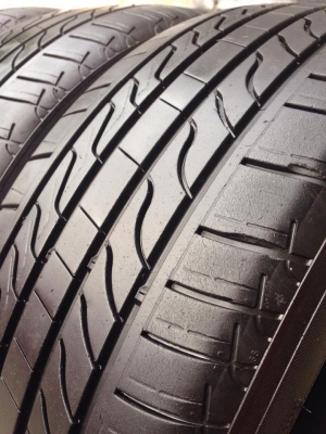 ยาง MICHELIN 215-55-17 ปี 16 ครบชุด 4 เส้น 7000  สภาพสวยๆไม่บวมไม่กินข้าง ดอกยางเหลือเยอะเอาไปวิ่งกันใด้อีกยาวค่ะ