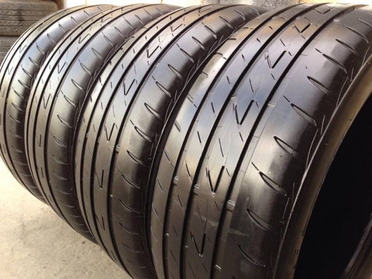 ยาง Bridgstone 215-55-17 ปี 15 ครบชุด 4 เส้น 5000 สภาพสวยๆไม่บวมไม่กินข้าง ดอกยางเหลือเยอะเอาไปวิ่งกันใด้อีกยาวค่ะ