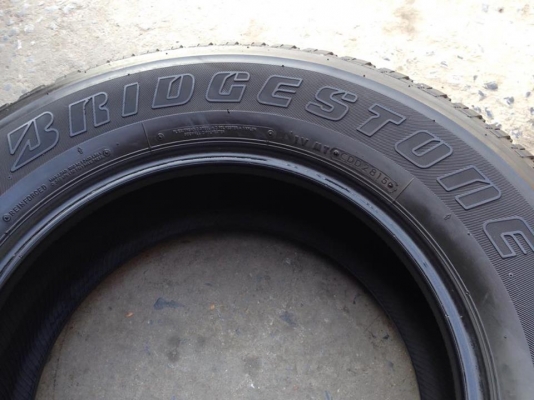 ยาง Bridgstone 245-70-16 ปี 15 ครบชุด 4 เส้น 7000 สภาพสวยๆไม่บวมไม่กินข้าง ดอกยางเหลือเยอะเอาไปวิ่งกันใด้อีกยาวค่ะ ยาง Bridgstone 245-70-16 ปี 15 ครบชุด 4 เส้น 7000 สภาพสวยๆไม่บวมไม่กินข้าง ดอกยางเหลือเยอะเอาไปวิ่งกันใด้อีกยาวค่ะ