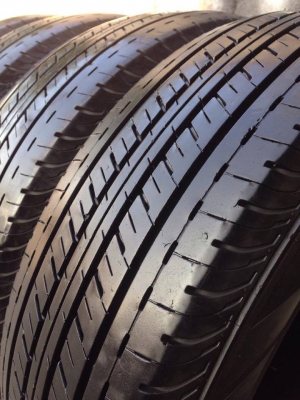 ยาง Bridgstone 215-70-16 ปี 15 ครบชุด 4 เส้น 6000  สภาพสวยๆไม่มีปะไม่บวมไม่กินข้าง ดอกยางเหลือเยอะเอาไปวิ่งกันใด้อีกยาวค่ะ