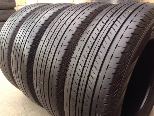 ยาง Bridgstone 215-65-16 ปี 16 1เส้น ปี 15 3เส้น ครบชุด 4 เส้น 5500  สภาพสวยๆไม่บวมไม่กินข้าง ดอกยางเหลือเยอะเอาไปวิ่งกันใด้อีกยาวค่ะ