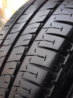 ยาง MICHELIN 215-65-16 ปี 16 ครบชุด 4 เส้น 7000  สภาพสวยๆไม่มีปะไม่บวมไม่กินข้าง ดอกยางเหลือเยอะเอาไปวิ่งกันใด้อีกยาวค่ะ