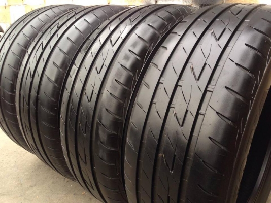 ยาง Bridgstone 205-55-16 ปี 15 ครบชุด 4 เส้น 4000  สภาพสวยๆไม่บวมไม่กินข้าง ดอกยางเหลือเยอะเอาไปวิ่งกันใด้อีกยาวค่ะ