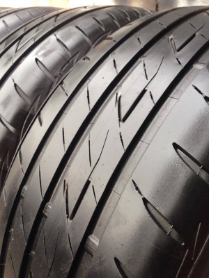 ยาง Bridgstone 205-55-16 ปี 15 ครบชุด 4 เส้น 4000  สภาพสวยๆไม่บวมไม่กินข้าง ดอกยางเหลือเยอะเอาไปวิ่งกันใด้อีกยาวค่ะ