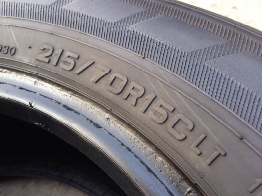 ยาง DUNLOP 215-70-15 ปี 15 ครบชุด 4 เส้น 6000 สภาพสวยๆไม่มีปะไม่บวมไม่กินข้าง ดอกยางเหลือเยอะเอาไปวิ่งกันใด้อีกยาวค่ะ