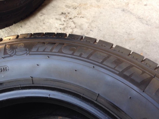 ยาง MICHELIN 215-70-15 ปี 15 ครบชุด 4 เส้น 6000 สภาพสวยๆไม่มีปะไม่บวมไม่กินข้าง ดอกยางเหลือเยอะเอาไปวิ่งกันใด้อีกยาวค่ะ ยาง MICHELIN 215-70-15 ปี 15 ครบชุด 4 เส้น 6000 สภาพสวยๆไม่มีปะไม่บวมไม่กินข้าง ดอกยางเหลือเยอะเอาไปวิ่งกันใด้อีกยาวค่ะ
