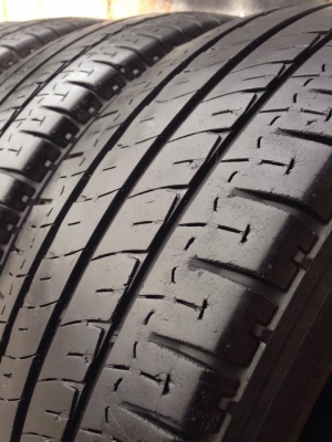 ยาง MICHELIN 205-70-15 ปี 15 ครบชุด 4 เส้น 5000 สภาพสวยๆไม่บวมไม่กินข้าง ดอกยางเหลือเยอะเอาไปวิ่งกันใด้อีกยาวค่ะ